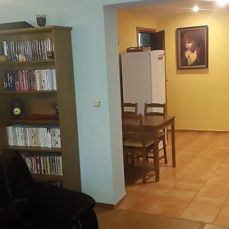 Liska Apartment *